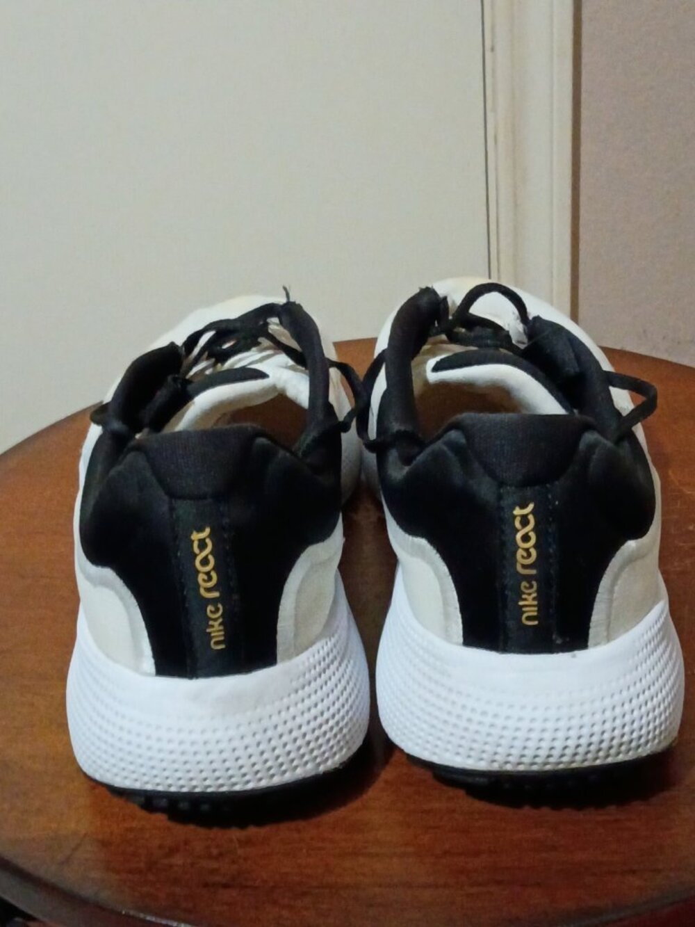 Nike React Escape Run Women's Size 8.5 White Black Gold Running Shoes CV3817-103 - Picture 10 of 13